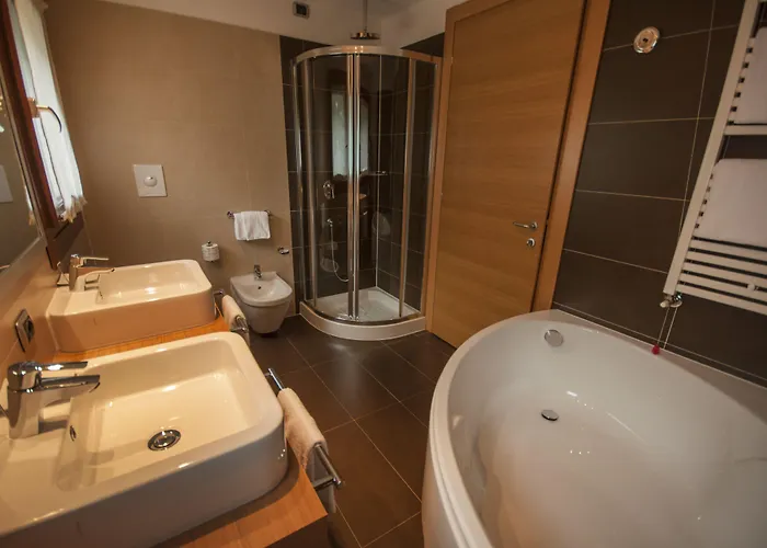 Hotell Blu Acquaseria Ponte Di Legno